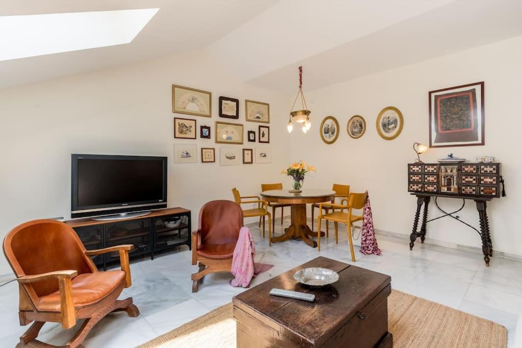 Apartamentos Rg, San Vicente 22 เซบีญา ภายนอก รูปภาพ