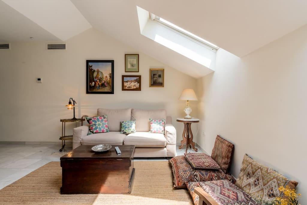 Apartamentos Rg, San Vicente 22 เซบีญา ภายนอก รูปภาพ